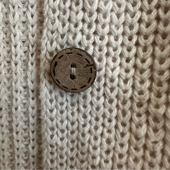 Free People Its Alright Cardi Beige Women Size Medium Chunky Knit Pocket Buttons - Picture 14 of 16